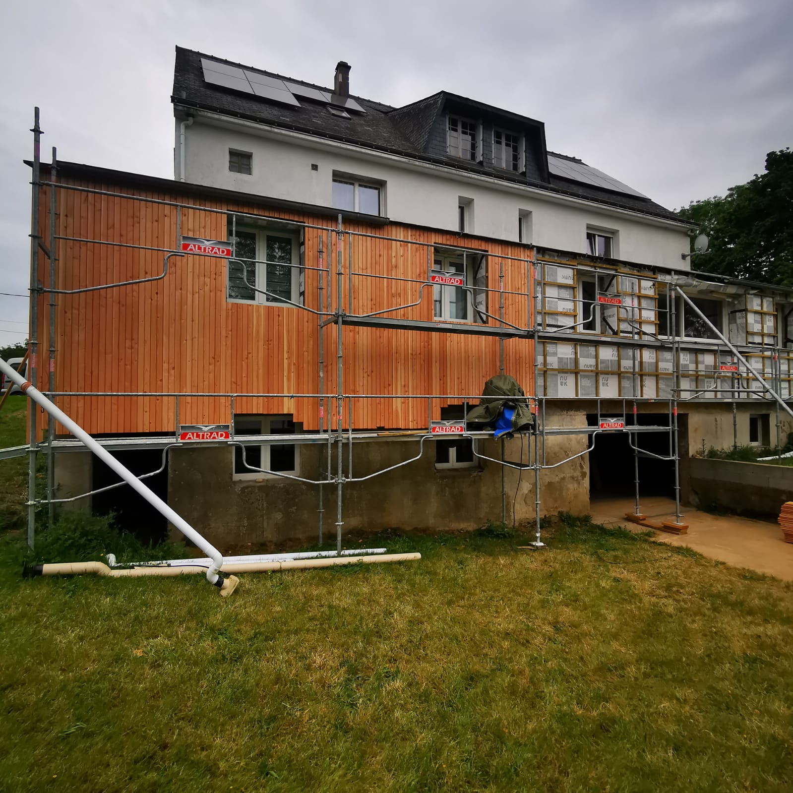 ISOLATION EXTERIEUR BARDAGE BOIS OSSATURE BOIS RÉNOVATION 